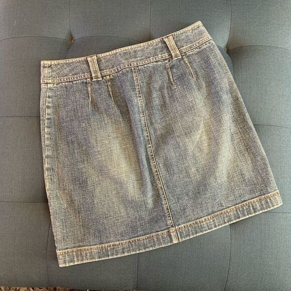 🎄Ann Taylor LOFT Stretch Denim Mini - Picture 5 of 8